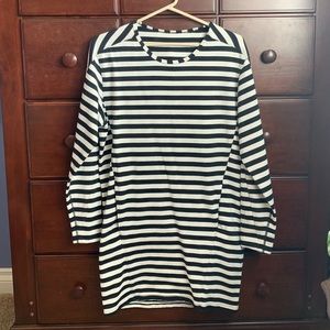 women’s lululemon black and white striped dress